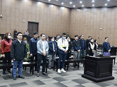 Có 17 bị cáo bị đưa ra xét xử sơ thẩm trong giai đoạn II của vụ án
