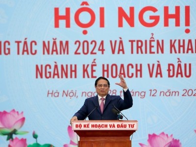 Thủ tướng đánh giá cao, biểu dương sự nỗ lực và kết quả rất đáng ghi nhận của toàn thể lãnh đạo, công chức, viên chức, người lao động ngành Kế hoạch - Đầu tư và Thống kê. Ảnh: Đức Thanh