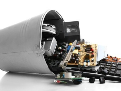 Theo báo cáo của Liên Hợp Quốc, 53 triệu tấn chất thải điện tử được sản xuất mỗi năm trên toàn cầu, trong đó chỉ có khoảng 17% được tái chế đúng cách.