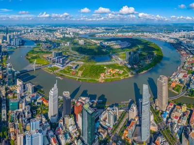 Chủ tịch UBND TP.HCM yêu cầu cần tập trung nguồn lực hiện thực hóa mục tiêu tăng trưởng tổng sản phẩm trên địa bàn Thành phố năm 2025 trên 10%. Ảnh: Lê Toàn.