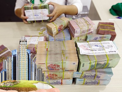 Dừng cơ cấu nợ, nhiều ngân hàng đối mặt với nợ xấu bất động sản 