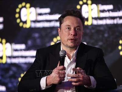 Tỷ phú Mỹ Elon Musk phát biểu tại Krakow, Ba Lan. Ảnh tư liệu: PAP/TTXVN