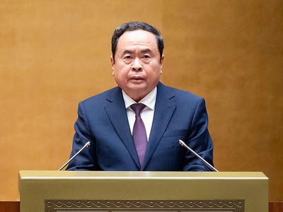 Chủ tịch Quốc hội Trần Thanh Mẫn trình bày báo cáo chuyên đề tại Hội nghị sáng 13/1. Ảnh: Quốc hội