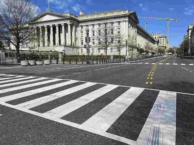 Bên ngoài trụ sở Bộ Tài chính Mỹ ở thủ đô Washington, D.C. Ảnh: AFP