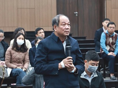 Cựu Bộ trưởng, Chủ nhiệm Văn phòng Chính phủ Mai Tiến Dũng tại tòa.