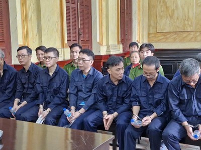 Các bị cáo tại tòa.