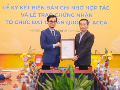 PVcomBank chính thức được trao chứng nhận Tổ chức đạt chuẩn quốc tế ACCA (ACCA Approved Employer)