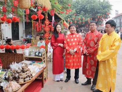 Chìm đắm trong không khí Tết cổ truyền tại Làng cổ Đường Lâm