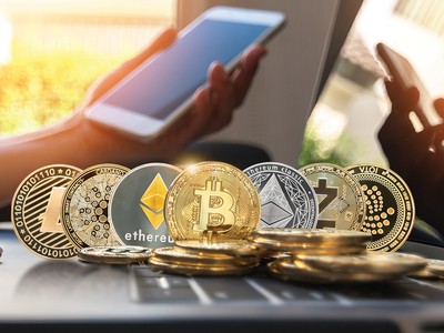 Năm qua có thể xem là năm hoàng kim của đồng Bitcoin, khi giá đồng tiền số này vượt cột mốc 100.000 USD/coin 