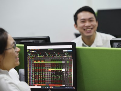 Chỉ số VN-Index tiếp tục tăng trưởng hai con số trong năm 2024