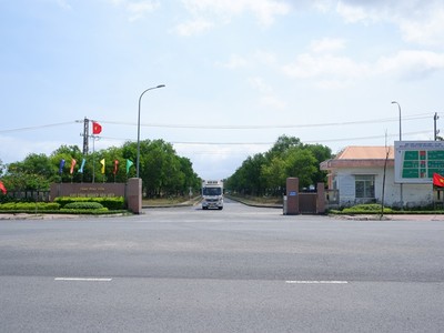 Khu công nghiệp Hòa Hiệp nằm trong Khu kinh tế Nam Phú Yên. 