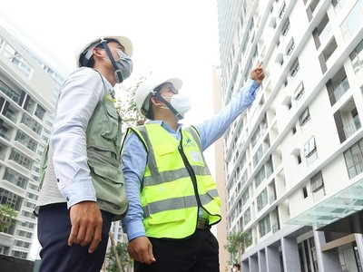 Ban quản lý nhà chung cư như những người “nhạc trưởng” âm thầm, giữ cho tất cả vận hành nhịp nhàng. (Ảnh: Lê Toàn)