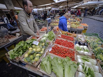 Một khu chợ ở Rome, Italy. Ảnh: AFP/TTXVN