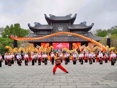 Không khí lễ hội tại quần thể chùa Bái Đính