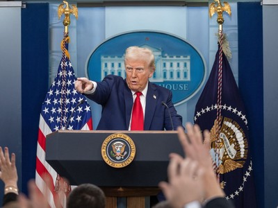 Tổng thống Mỹ Donald Trump phát biểu họp báo tại Nhà Trắng, Washington, D.C. Ảnh: THX/TTXVN