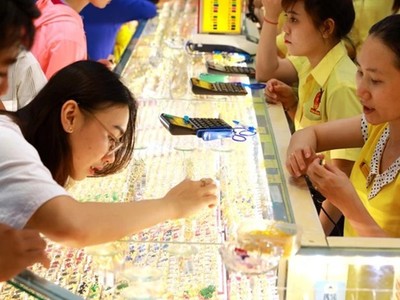 Giá vàng luôn tăng trước nhưng quay đầu giảm vào đúng ngày Thần Tài hoặc những ngày sau đó.