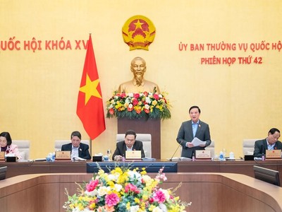 Phiên họp chiều 6/2 của Ủy ban Thường vụ Quốc hội.