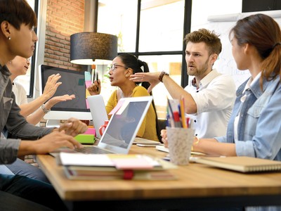 Người lao động nước ngoài đến Việt Nam làm việc ngày càng trở nên phổ biến