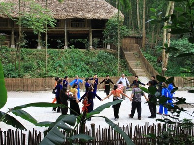 “Khu bảo tồn Làng nhà sàn dân tộc sinh thái Thái Hải”, ở xóm Mỹ Hào, xã Thịnh Đức (TP. Thái Nguyên) là Làng du lịch tốt nhất đầu tiên của Việt Nam.