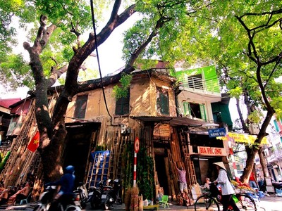 Hà Nội thí điểm hạn chế xe ô tô trên 16 chỗ hoạt động trong khu phố cổ 