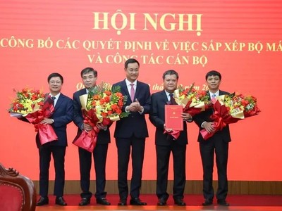 Quảng Bình công bố quyết định về sắp xếp bộ máy và công tác cán bộ 