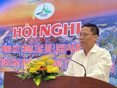 Ông Nguyễn Thực Hiện - Phó chủ tịch UBND TP. Cần Thơ, Trưởng Ban chỉ đạo phát triển du lịch Thành phố phát biểu tại Hội nghị