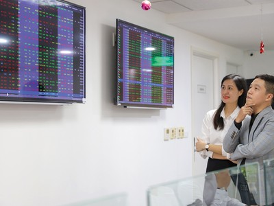 Gần đây, dòng tiền lan tỏa và luân chuyển ở nhiều nhóm ngành 