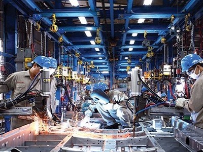 Đơn đặt hàng của doanh nghiệp sản xuất Việt Nam tiếp tục giảm nhẹ trong tháng 2/2025.