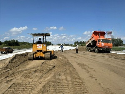 Thi công cao tốc Bắc - Nam phía Đông, đoạn Cần Thơ - Cà Mau.