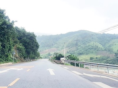 Cao tốc Cam Lộ - Lao Bảo sẽ chạy song song với Quốc lộ 9 hiện hữu. Ảnh: Ngọc Tân