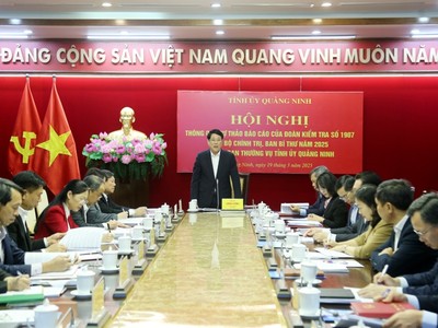 Chủ tịch nước Lương Cường, Trưởng Đoàn kiểm tra 1907 của Bộ Chính trị chủ trì Hội nghị thông qua dự thảo báo cáo của Đoàn kiểm tra của Bộ Chính trị, Ban Bí thư năm 2025 đối với Ban thường vụ Tỉnh ủy Quảng Ninh. Ảnh: QMG