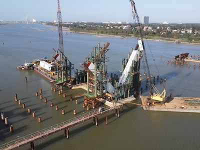 Công trình Cầu Nhật Lệ 3 đang được thi công xây dựng