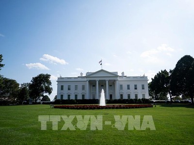 Quang cảnh bên ngoài Nhà Trắng ở Washington, D.C., Mỹ. (Ảnh: THX/TTXVN)