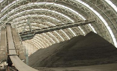 Ngành xi măng vẫn chưa thể giải quyết được bài toán mất cân đối nghiêm trọng về cung-cầu. 