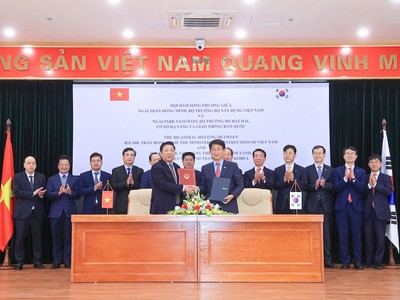 Hội đàm giữa Bộ trưởng Bộ Xây dựng Trần Hồng Minh và Bộ trưởng Bộ Đất đai, Cơ sở hạ tầng và Giao thông Hàn Quốc (31/3/2025) 