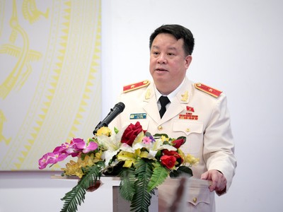 Tân Phó chủ nhiệm Nguyễn Quốc Hùng phát biểu nhận nhiệm vụ.