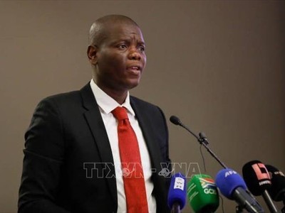 Ông Ronald Lamola. Ảnh: Getty Images/TTXVN