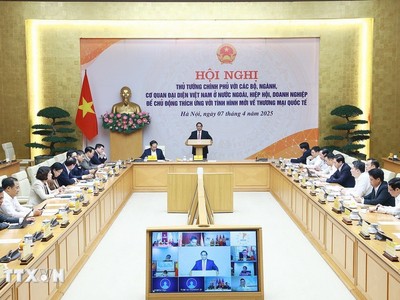 Hội nghị Thủ tướng Chính phủ với các bộ, ngành, cơ quan đại diện Việt Nam ở nước ngoài, hiệp hội, doanh nghiệp về thương mại quốc tế. Ảnh: TTXVN