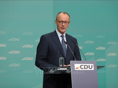 Lãnh đạo CDU Friedrich Merz phát biểu tại cuộc họp báo ở Berlin, Đức. Ảnh tư liệu: THX/TTXVN