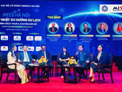 Các diễn giả trong phiên tọa đàm tại Hội thảo Cập nhật xu hướng du lịch, chính sách thuế và chuyển đổi số - Cơ hội cho doanh nghiệp du lịch bứt phá”, do CLB Lữ hành UNESCO tổ chức, chiều 11/4/2025.