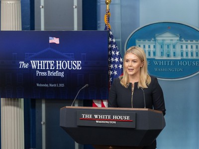 Thư ký báo chí Nhà Trắng, bà Karoline Leavitt. Ảnh: THX/TTXVN