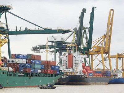 Chính sách thuế quan của Mỹ có thể khiến sản lượng xuất nhập khẩu hàng hóa của Việt Nam suy giảm