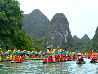 Lễ hội Tràng An 2025 - Di sản ngàn năm hồn thiêng sông núi 