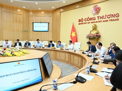 Cuộc họp lần thứ nhất của Đoàn đàm phán Chính phủ về vấn đề thương mại với Mỹ. 