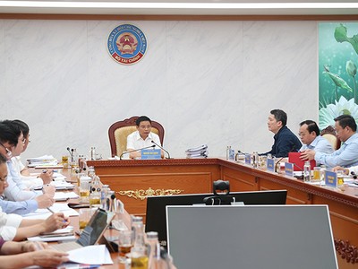 Bộ trưởng Bộ Tài chính Nguyễn Văn Thắng chủ trì hội nghị.