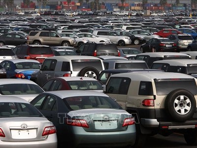 Ô tô nhập khẩu tại cảng Long Beach, California, Mỹ. Ảnh: Getty Images/TTXVN