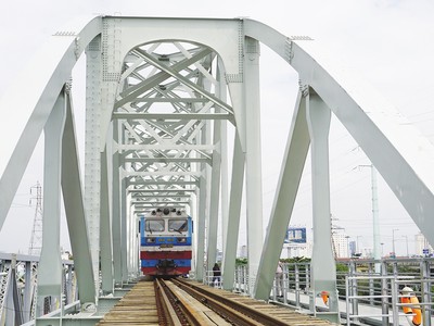 Cầu đường sắt Bình Lợi, một hạng mục của Dự án Cải tạo, nâng cấp luồng sông Sài Gòn, đoạn từ cầu Bình Lợi tới cảng Bến Súc 