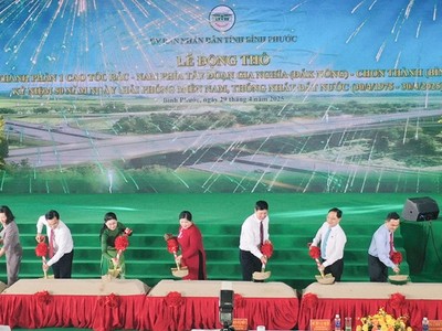Lãnh đạo tỉnh Bình Phước thực hiện nghi thức động thổ xây dựng Dự án cao tốc Gia Nghĩa - Chơn Thành 