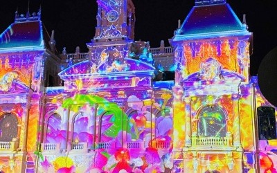 Tòa nhà UBND TP.HCM lung linh, huyền ảo với “bữa tiệc” nghệ thuật 3D mapping 