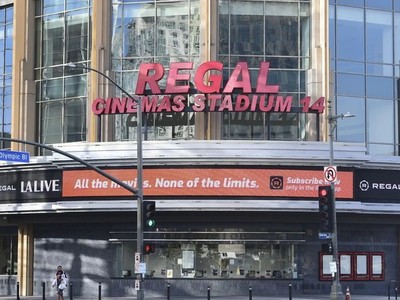 Rạp phim Regal ở Los Angeles, California (Mỹ). Ảnh: AFP/TTXVN